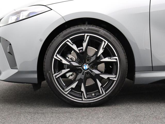BMW 1-SERIE 120 M Sportpakket | Premium Pack | Stuurwielrand Verwarmd | Panoramadak | Harman Kardon | 19''