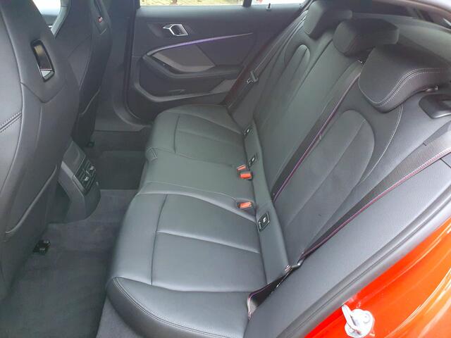 BMW 1-SERIE M135i xDrive M Performance |Fabrieksgarantie|1e eigenaar|