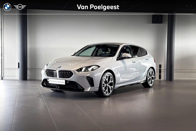 BMW 1-SERIE 120 M Sport Design | Stoelverwarming | Achteruitrijcamera | Trekhaak |