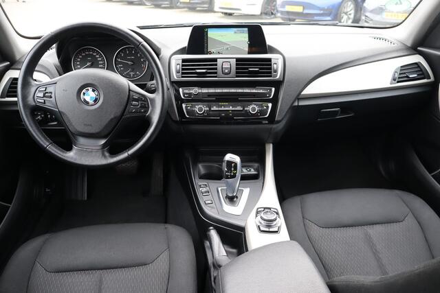 BMW 1-SERIE 118i Centennial Executive Navigatie, Stoelverwarming, Cruise control, Lichtmetalen wielen, Elektrische ramen