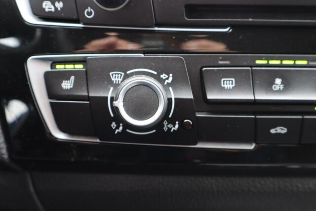 BMW 1-SERIE 118i Centennial Executive Navigatie, Stoelverwarming, Cruise control, Lichtmetalen wielen, Elektrische ramen