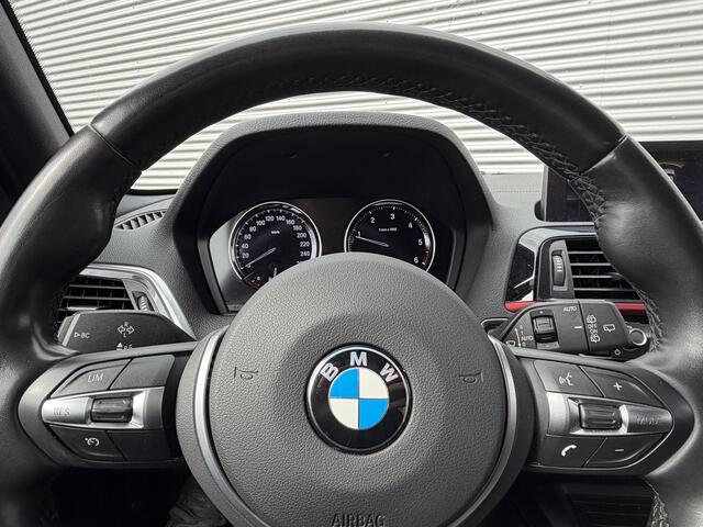 BMW 1-SERIE 120d Sport Line Edition | Nieuw Binnen! | Automaat | Trekhaak | M-Pakket