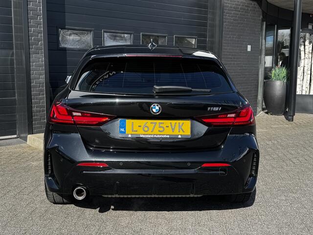 BMW 1-SERIE 118i Business Edition M-Sport Shadow Automaat | Navi | Cruise | Carplay | Sfeer | ¤19.900,- incl. BTW