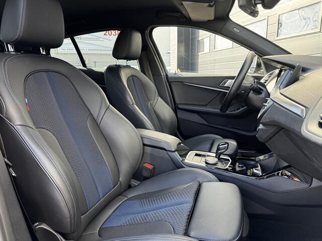 BMW 1-SERIE 118i Business Edition M-Sport Shadow Automaat | Navi | Cruise | Carplay | Sfeer | ¤19.900,- incl. BTW