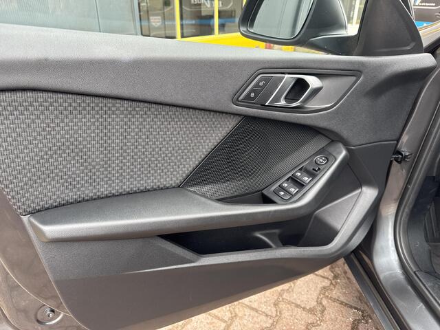 BMW 1-SERIE 118i Executive Edition Prijs incl 12 maanden BOVAG garantie