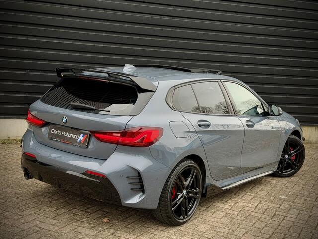 BMW 1-SERIE 118i M-PERF. M135 PANO|SCHAALSTOEL|H/K|HUD VOL!