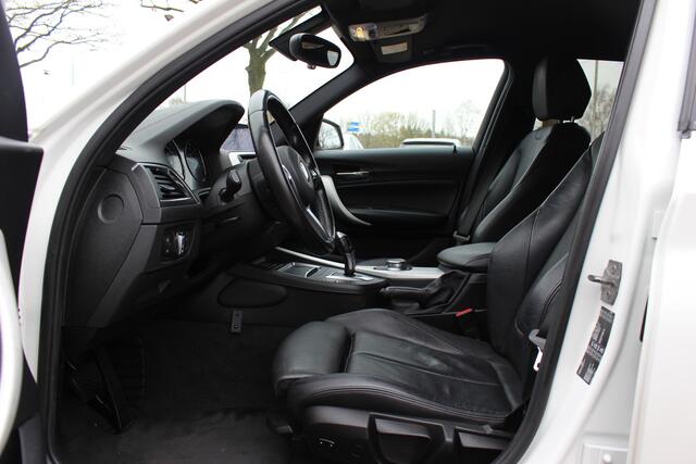 BMW 1-SERIE 118i Edition M Sport Shadow High Exe. / Leder / Navigatie / Parkeerhulp achter / Keyless / 18'' / Getint glas / Stoelverwarming / Cruise Control