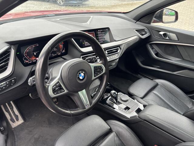 BMW 1-SERIE 118i Business Edition Plus M-Sport Automaat Panoramadak / Spoilerpakket