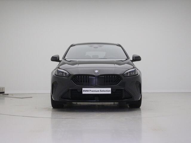 BMW 1-SERIE 120 M-Sport Pro | Individual Dravitgrau | Schuif/- kanteldak | Harman Kardon | Stuur/- stoelverwarming