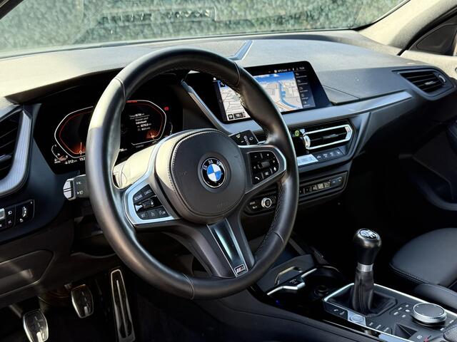 BMW 1-SERIE 118d M-Sportpakket I 18" I Camera I NL Auto