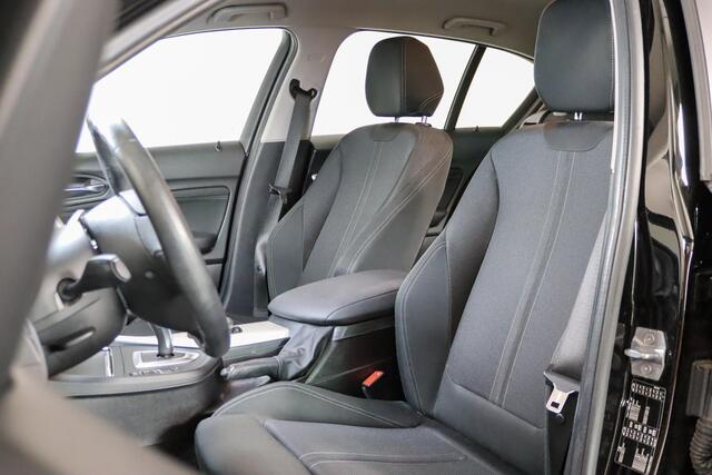 BMW 1-SERIE 118i Corporate Lease Executive Trekhaak, Cruise control, Led, Airco,