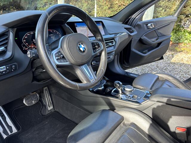 BMW 1-SERIE M135i xDrive High Executive / Pano / HK Audio / HUD / Camera