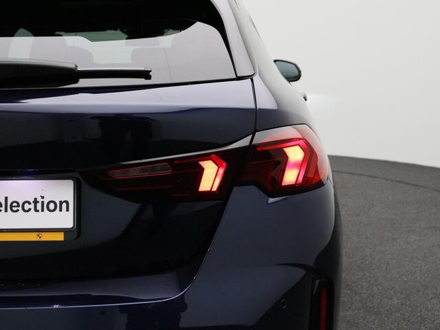 BMW 1-SERIE 120 M Sportpakket Pro | Premium Pack | Stuurwielrand Verwarmd | Panoramadak | Harman Kardon | 19''