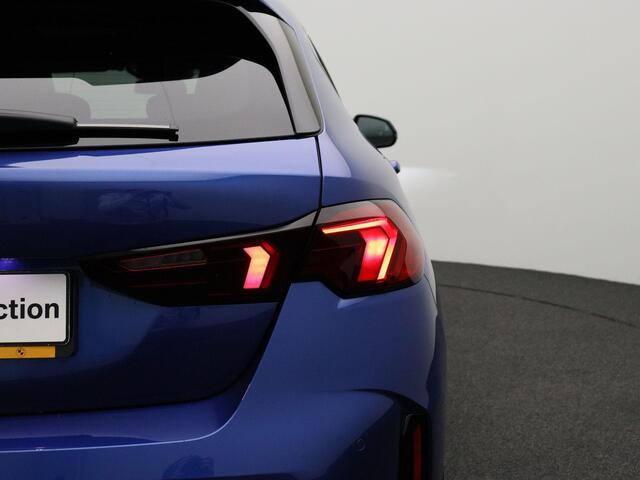 BMW 1-SERIE 120 M Sportpakket Pro | Premium Pack | Stuurwielrand Verwarmd | Panoramadak | Harman Kardon | 19''