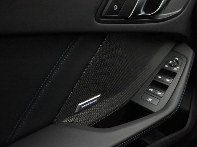 BMW 1-SERIE 120 M Sportpakket Pro | Premium Pack | Stuurwielrand Verwarmd | Panoramadak | Harman Kardon | 19''