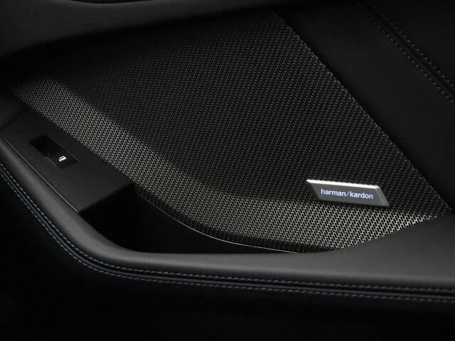 BMW 1-SERIE 120 M Sportpakket Pro | Premium Pack | Stuurwielrand Verwarmd | Panoramadak | Harman Kardon | 19''