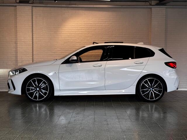 BMW 1-SERIE 120i High Executive M-Sport Pano Sfeerv HUD Trekhaak 19''