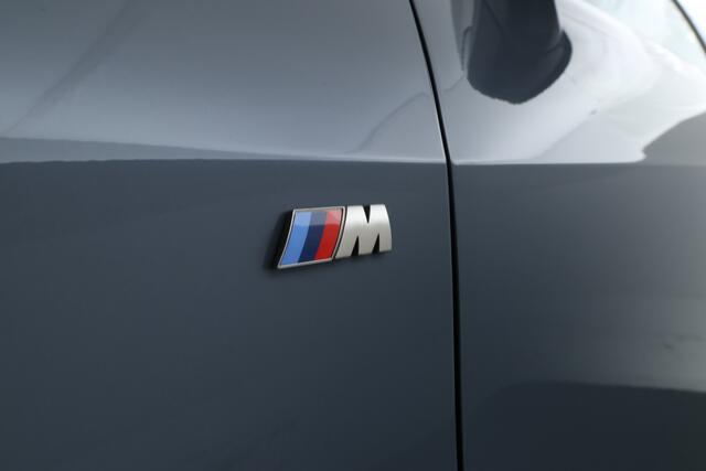 BMW 1-SERIE M135i xDrive High Executive Edition Head Up Display, Automaat, Panorama Dak!