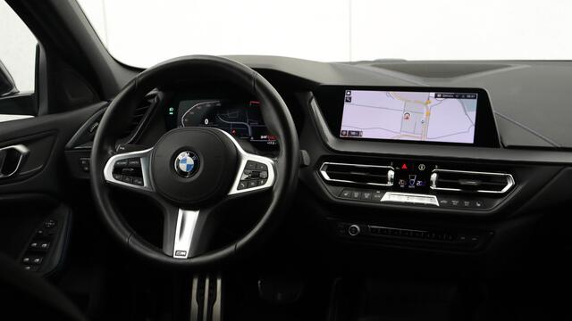 BMW 1-SERIE 118i M-Sport | Achteruitrijcamera | M Sportstoelen | Shadow-Line