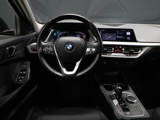 BMW 1-SERIE 120i Executive Edition [HARMAN/KARDON, APPLE CARPLAY, ANDROID, ADAPTIVE CRUISE CONTROL, CAMERA, CLIMATE CONTROL, NIEUWSTAAT]