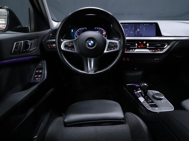 BMW 1-SERIE 118i M Sport [SFEERVERLICHTING, APPLE CARPLAY, ANDROID AUTO, STOELVERWARMING, M SPORTSTUUR, CRUISE CONTROL, NIEUWSTAAT]