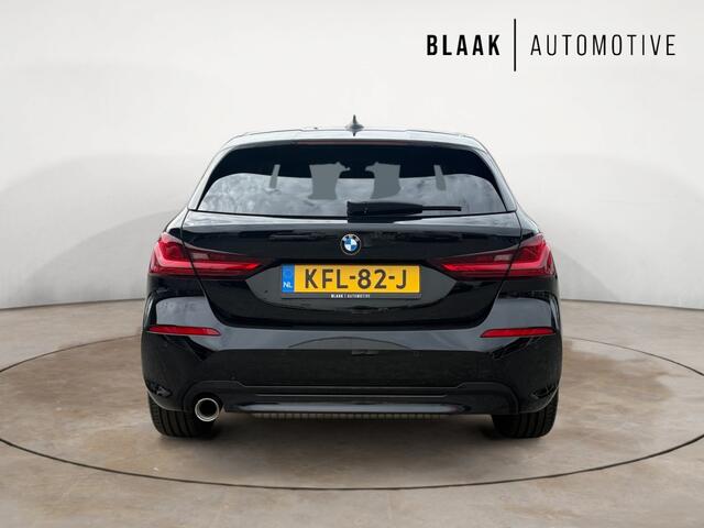 BMW 1-SERIE Limousine 118i Sport Line Apple/Android draadloos | Automaat | Climate Con