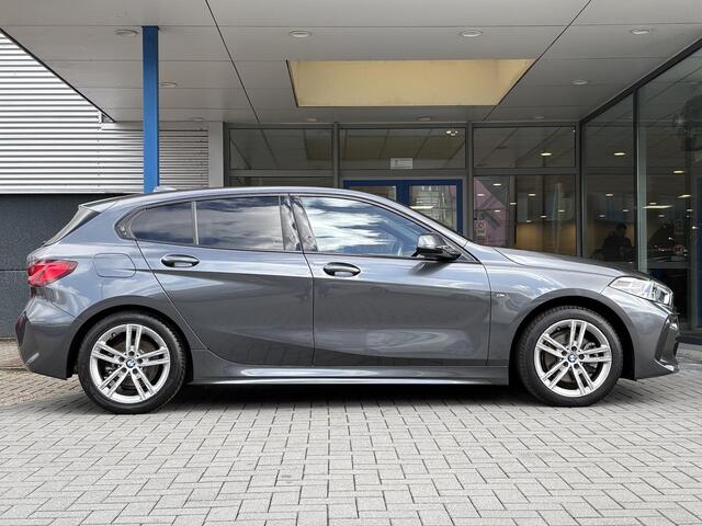 BMW 1-SERIE 118i Business Edition Plus 136pk Automaat | M Pakket | Navi | Stoelverwarming | PDC |