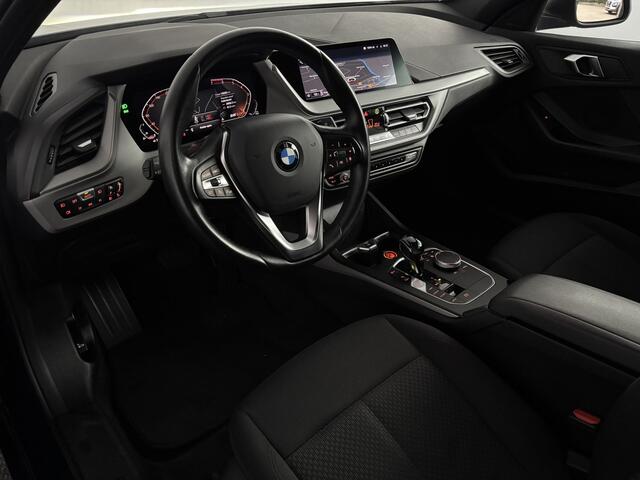 BMW 1-SERIE 118i Executive Edition Automaat | LED | 19"velgen