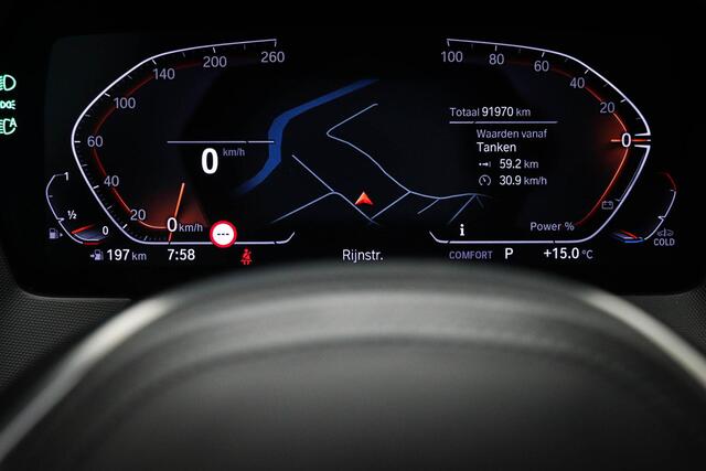 BMW 1-SERIE 118i Business Edition | SPORT LINE | PANORAMADAK | SPORTSTOELEN | DAB | APPLE