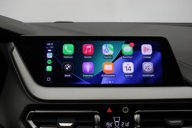BMW 1-SERIE 118i Executive Edition - Digitaal Cockpit, Carplay, Camera, Clima, PDC