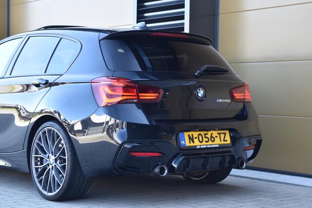 BMW 1-SERIE M140i xDrive High Executive * Schuifdak * M-Performance Uitlaat * Harman/Kardon * M-Sportremmen *