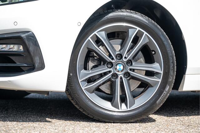 BMW 1-SERIE 118i Executive Edition | Sport Line | Navi | Apple CarPlay | Camera | Park Assist | 17"