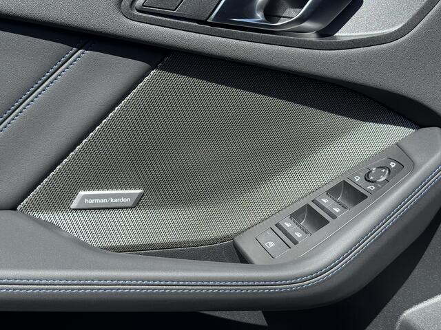 BMW 1-SERIE 120 | M-Sport Pro | 19'' | Panorama. | Harman/Kardon | Head-Up | Park. Plus | Verlichte grille | Stuur + stoelverw. | Comf. Acc. | Driv. Ass.