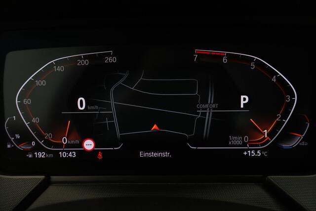 BMW 1-SERIE 118i Executive Edition Virtual Cockpit, Cruise, Apple Carplay, LED, Rijstrooksensor, Trekhaak, 17''