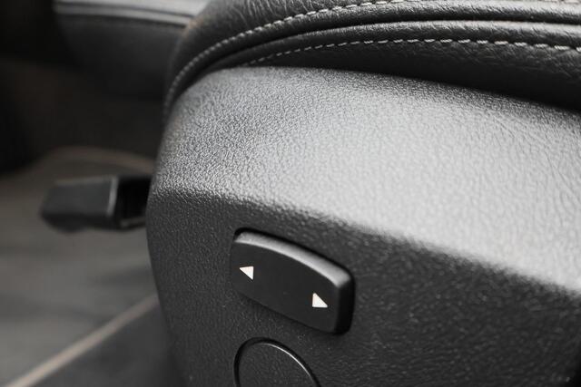 BMW 1-SERIE 118i Executive Edition Virtual Cockpit, Cruise, Apple Carplay, LED, Rijstrooksensor, Trekhaak, 17''