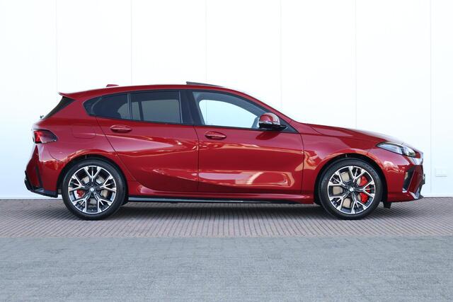 BMW 1-SERIE 120 | Sport Pakket Pro | Pano Dak | Comforttoegang | Adaptieve Led | Harman Kardon | Verwarmde Voorstoelen |