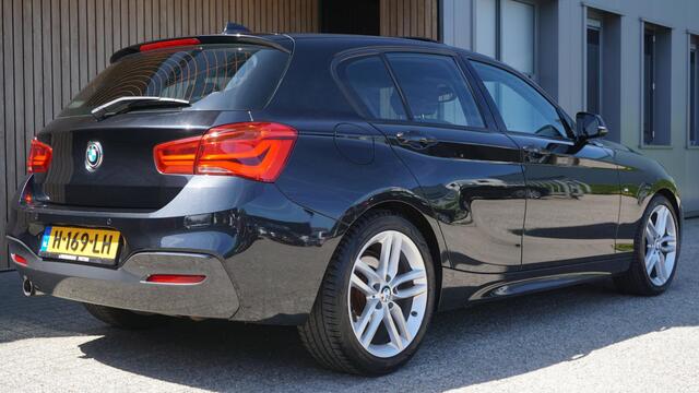 BMW 1-SERIE 118i 136PK M Sport Shadow Line 5Drs Schuif/Kanteldak 18inch LM LED Navi Stoelverwarming 98673km!