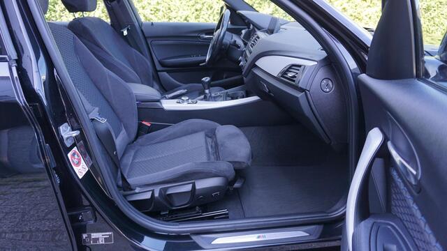 BMW 1-SERIE 118i 136PK M Sport Shadow Line 5Drs Schuif/Kanteldak 18inch LM LED Navi Stoelverwarming 98673km!