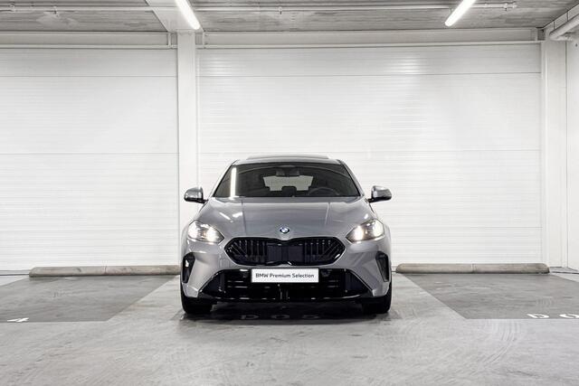 BMW 1-SERIE 120 | M-Sport Pro | Premium Pack | Driving Assistant | Harman/Kardon | Panoramadak | Comfort Access l Huisselectie