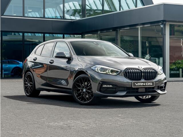 BMW 1-SERIE 118i Executive Edition | Shadow | Trekhaak | 19 Inch