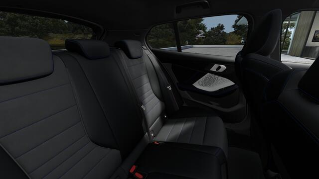 BMW 1-SERIE 120 M Sport Automaat / Sportstoelen / Adaptieve LED / Achteruitrijcamera / Comfort Access / M Adaptief onderstel / Stoelverwarming