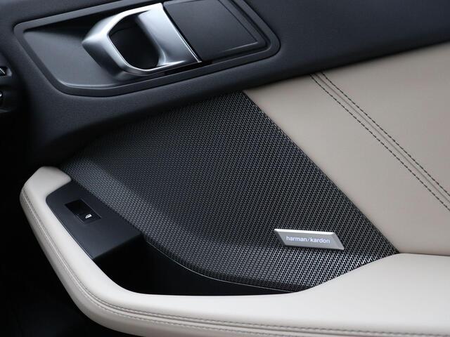 BMW 1-SERIE 120 M Sportpakket Pro | Premium Pack | Stuurwielrand verwarmd | Driving Assistant | Harman Kardon | 19''