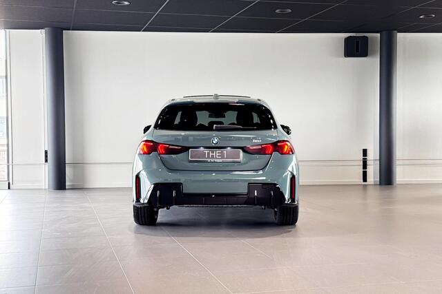 BMW 1-SERIE 120 | M Sport Pro | Glazen Panoramadak | Harman Kardon | Stoelverwarming |