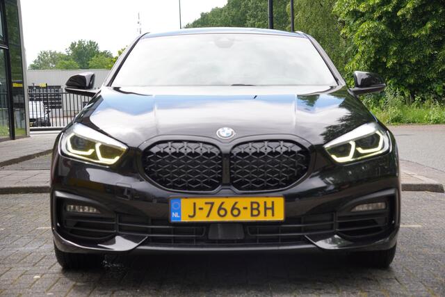 BMW 1-SERIE 118i Executive Edition / BTW / Automaat / Led / Navi / Cruise /