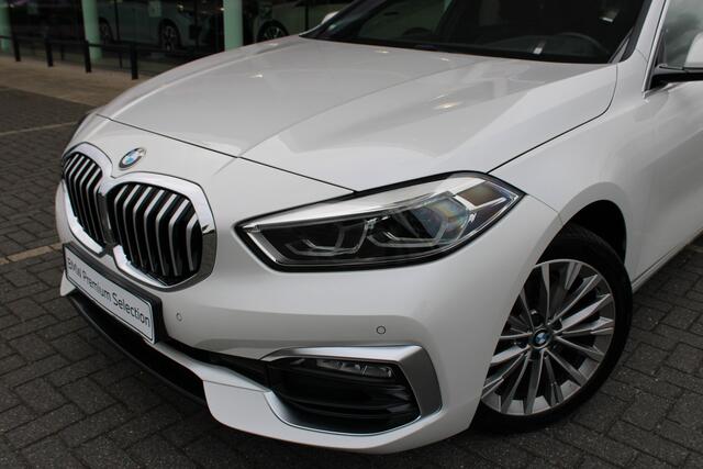 BMW 1-SERIE 118i High Executive Automaat / Sportstoelen / Adaptieve LED / Stoelverwarming