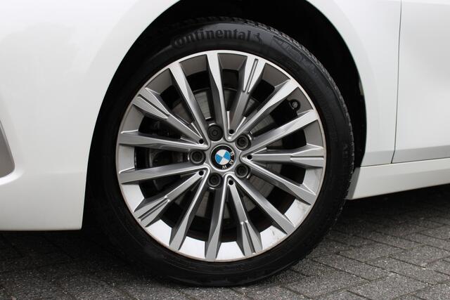BMW 1-SERIE 118i High Executive Automaat / Sportstoelen / Adaptieve LED / Stoelverwarming