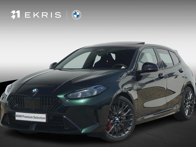 BMW 1-SERIE 120 | M Sportpakket Pro | Panoramadak | Harman-Kardon | Driving Assistant Plus | Elektrisch verstelbare stoelen