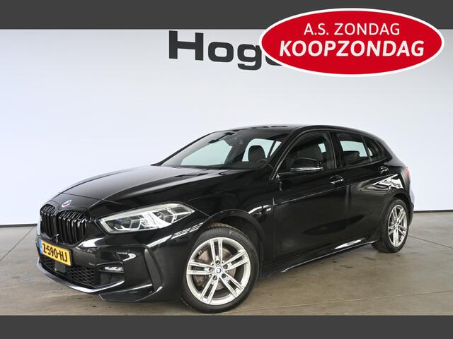 BMW 1-SERIE 118i High Executive Automaat M-Pakket Navigatie Carplay Dealer Onderhouden! Inruil Mogelijk!