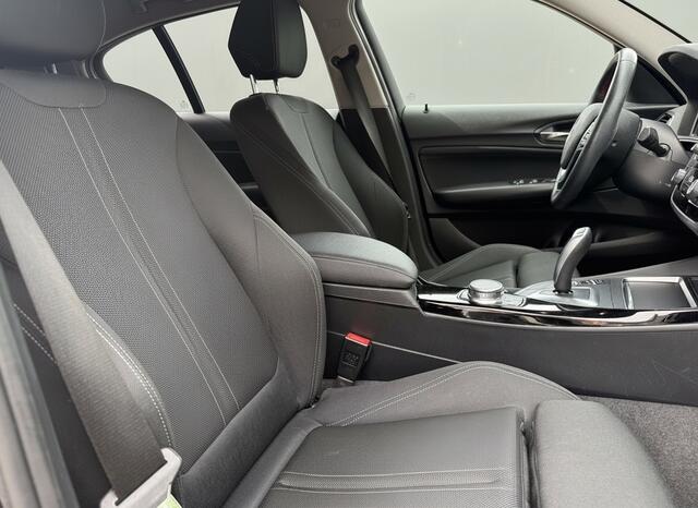 BMW 1-SERIE 118i Sport Line Aut., Clima | Navi | Pdc