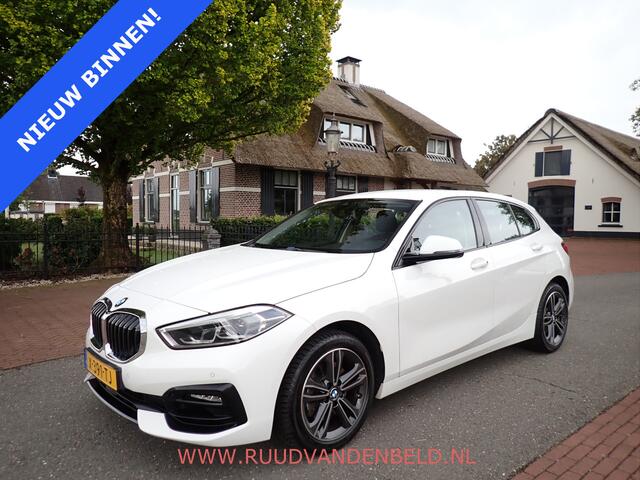 BMW 1-SERIE 118i SPORTLINE / CRUISE / STOELVERWARMING / SPORTSTOEL / 17''